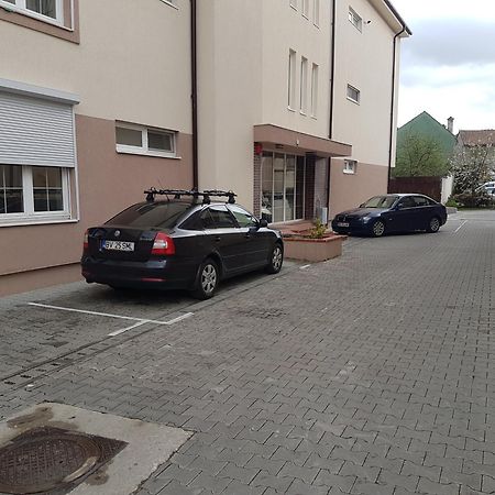 Schiller Apartment 57 - Free Private Parking Braşov Esterno foto