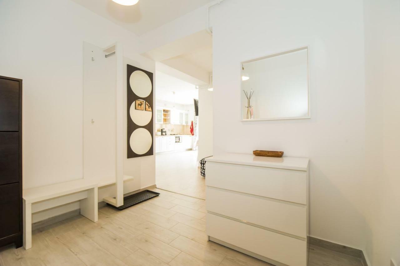 Schiller Apartment 57 - Free Private Parking Braşov Esterno foto