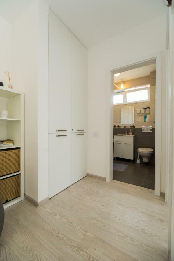 Schiller Apartment 57 - Free Private Parking Braşov Esterno foto