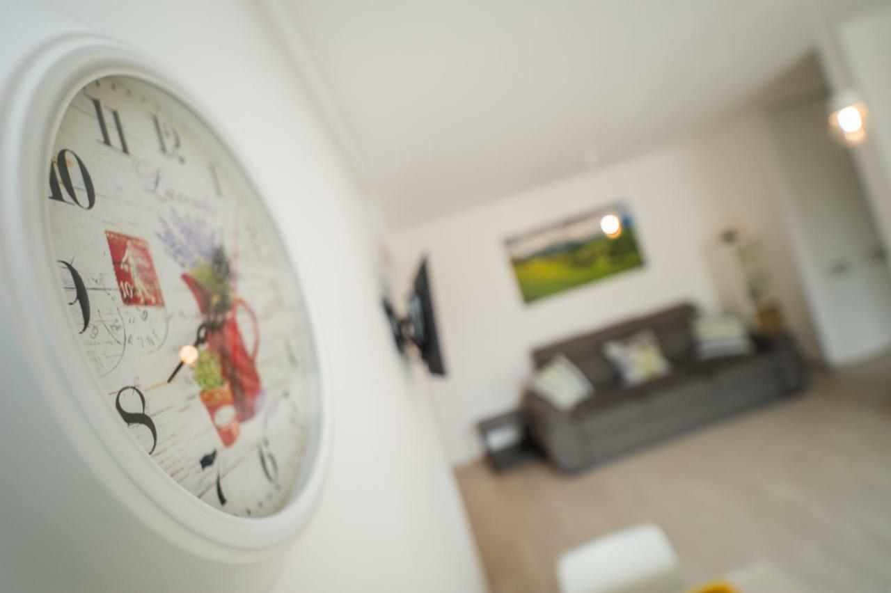 Schiller Apartment 57 - Free Private Parking Braşov Esterno foto